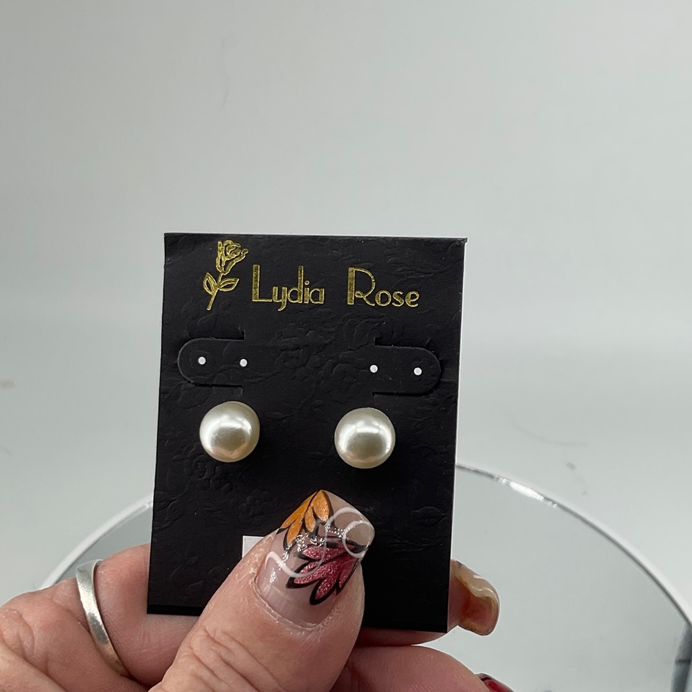 Classic Pearl Earrings